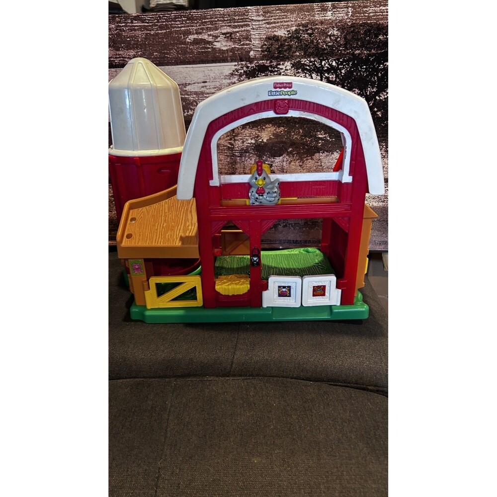 Fisher Price Little People Animal Farm Red Barn & Farm Animals. - Untested